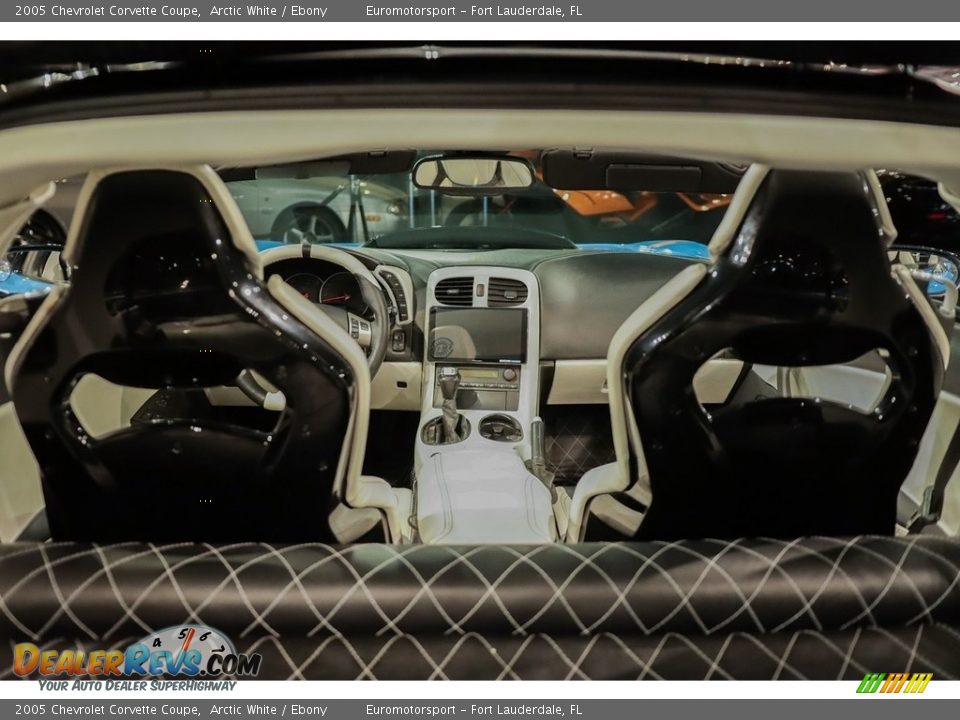 2005 Chevrolet Corvette Coupe Arctic White / Ebony Photo #31