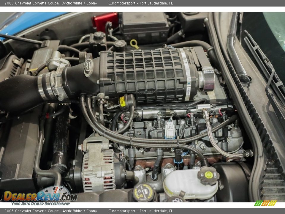 2005 Chevrolet Corvette Coupe Arctic White / Ebony Photo #33