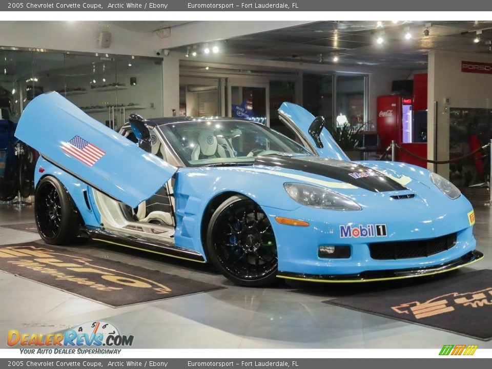 2005 Chevrolet Corvette Coupe Arctic White / Ebony Photo #35