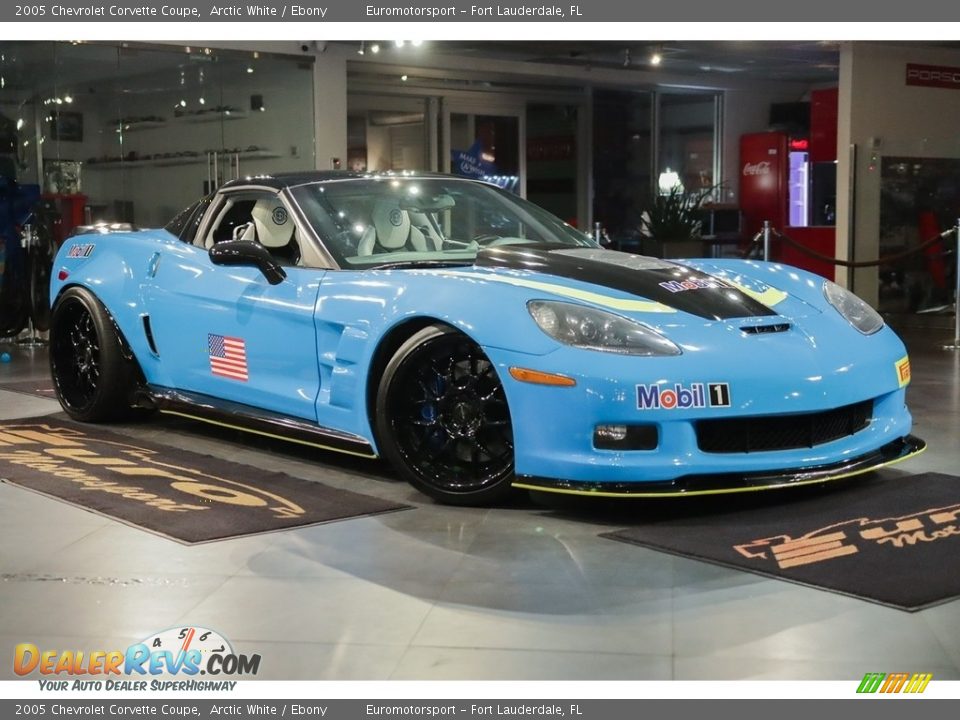 2005 Chevrolet Corvette Coupe Arctic White / Ebony Photo #36
