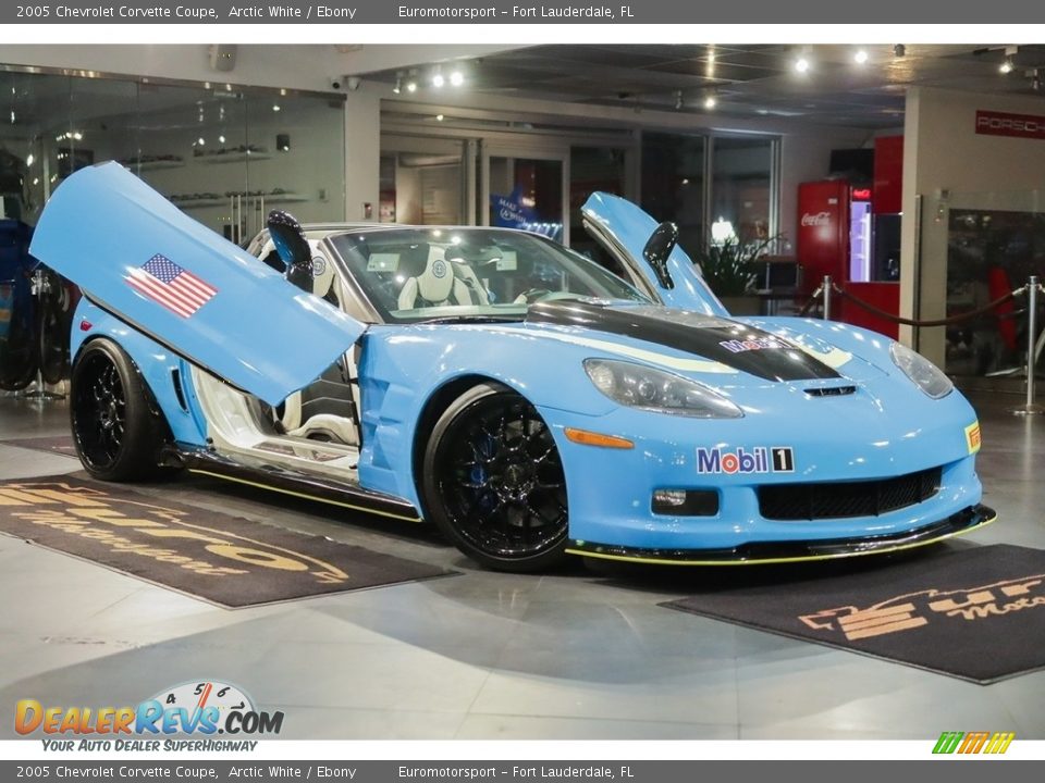 2005 Chevrolet Corvette Coupe Arctic White / Ebony Photo #37
