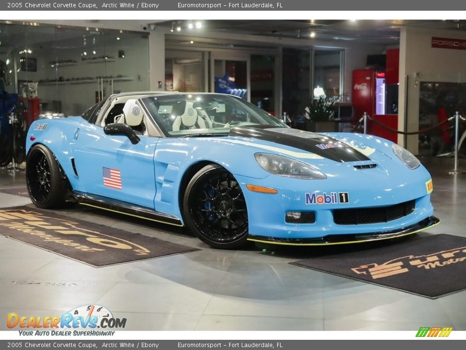 2005 Chevrolet Corvette Coupe Arctic White / Ebony Photo #39