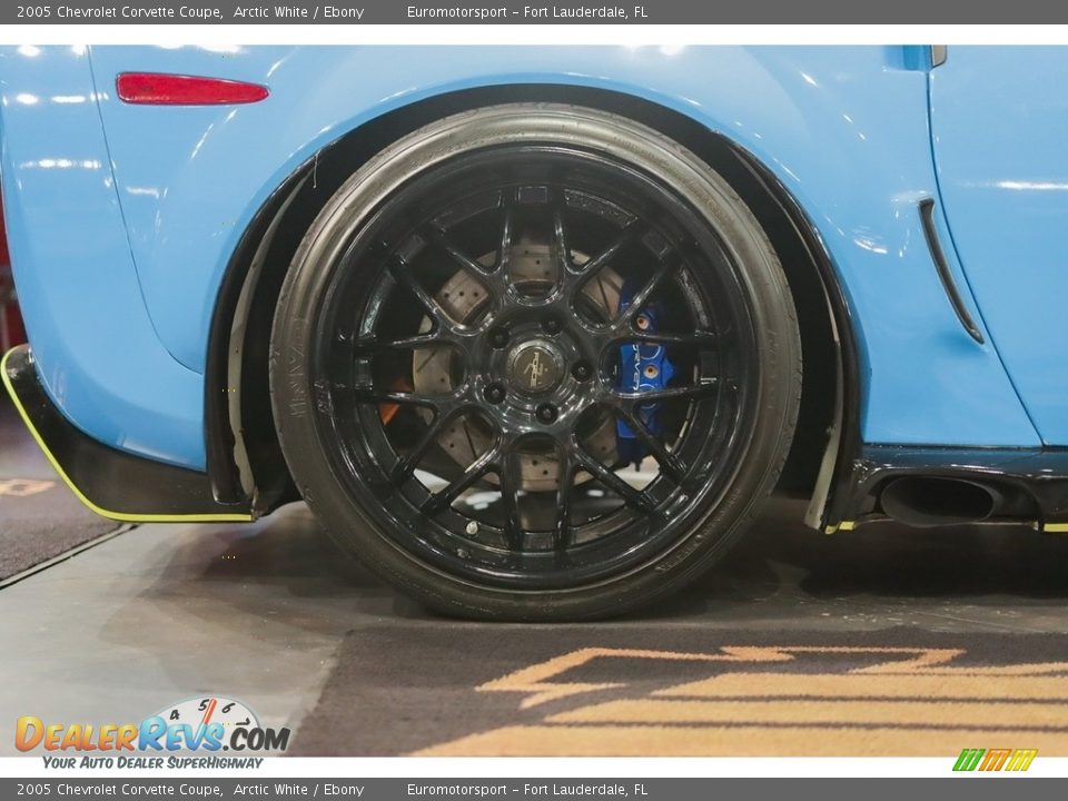 2005 Chevrolet Corvette Coupe Arctic White / Ebony Photo #41