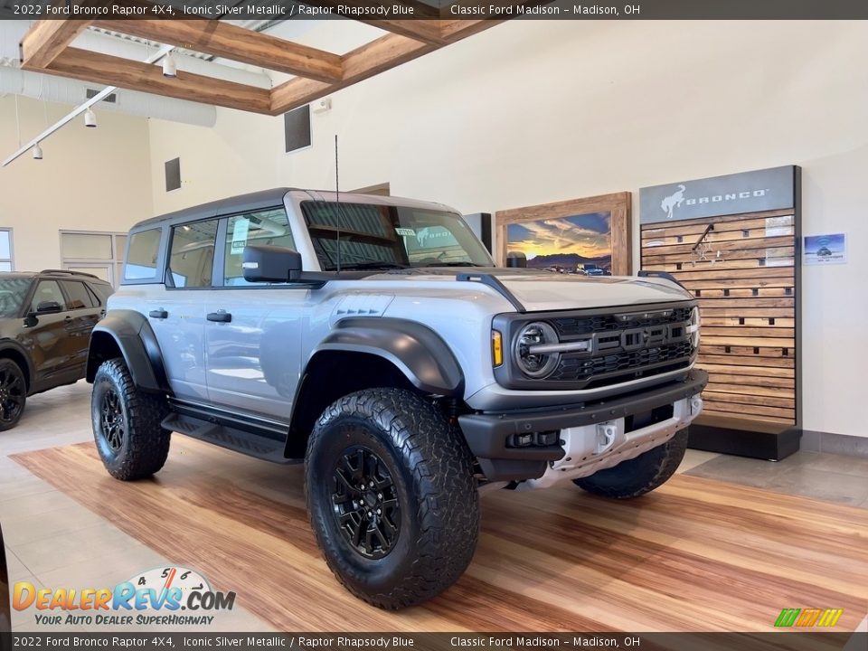 Front 3/4 View of 2022 Ford Bronco Raptor 4X4 Photo #3