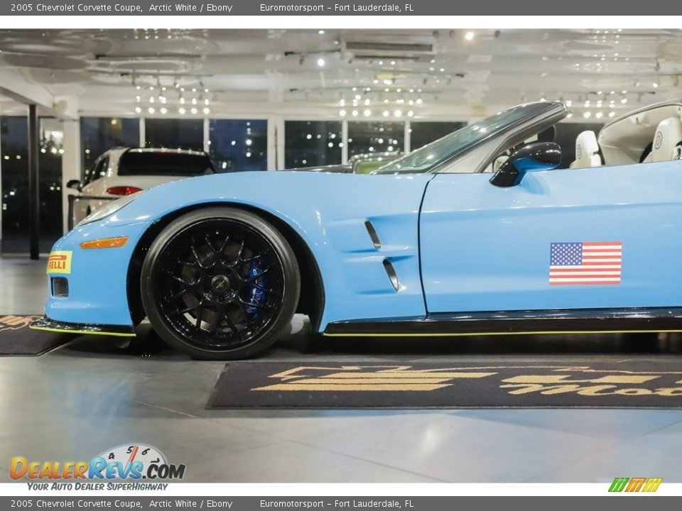 2005 Chevrolet Corvette Coupe Arctic White / Ebony Photo #45