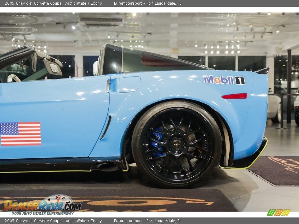 2005 Chevrolet Corvette Coupe Arctic White / Ebony Photo #46