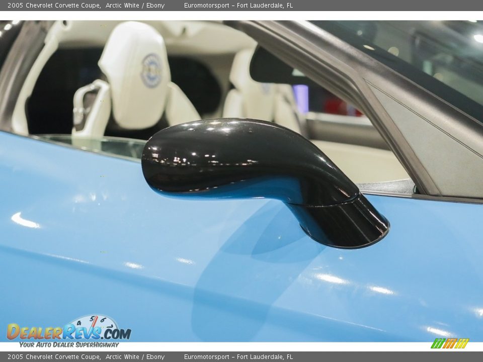 2005 Chevrolet Corvette Coupe Arctic White / Ebony Photo #50