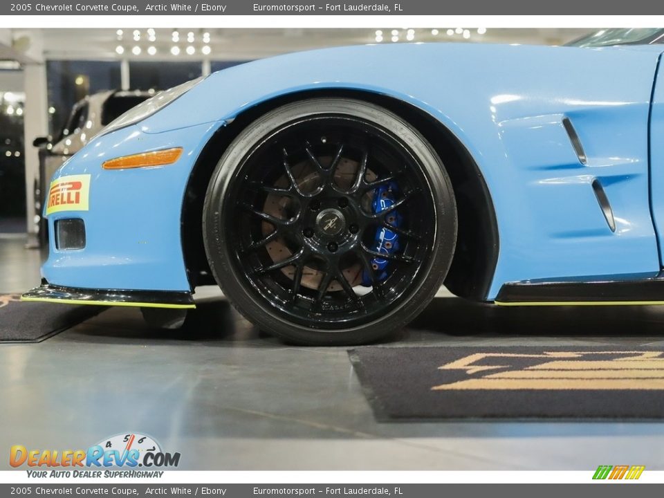 2005 Chevrolet Corvette Coupe Arctic White / Ebony Photo #51