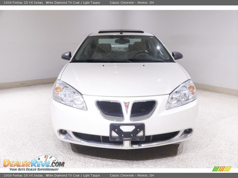 2009 Pontiac G6 V6 Sedan White Diamond Tri Coat / Light Taupe Photo #2