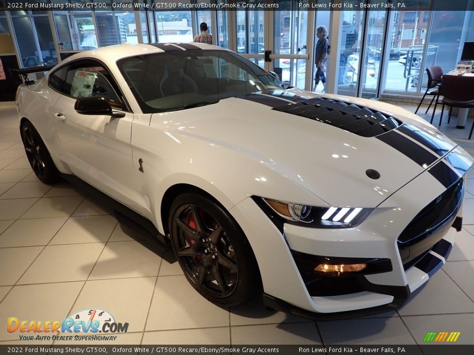 Front 3/4 View of 2022 Ford Mustang Shelby GT500 Photo #2