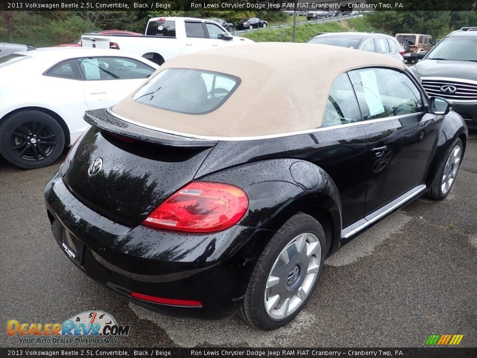 2013 Volkswagen Beetle 2.5L Convertible Black / Beige Photo #4