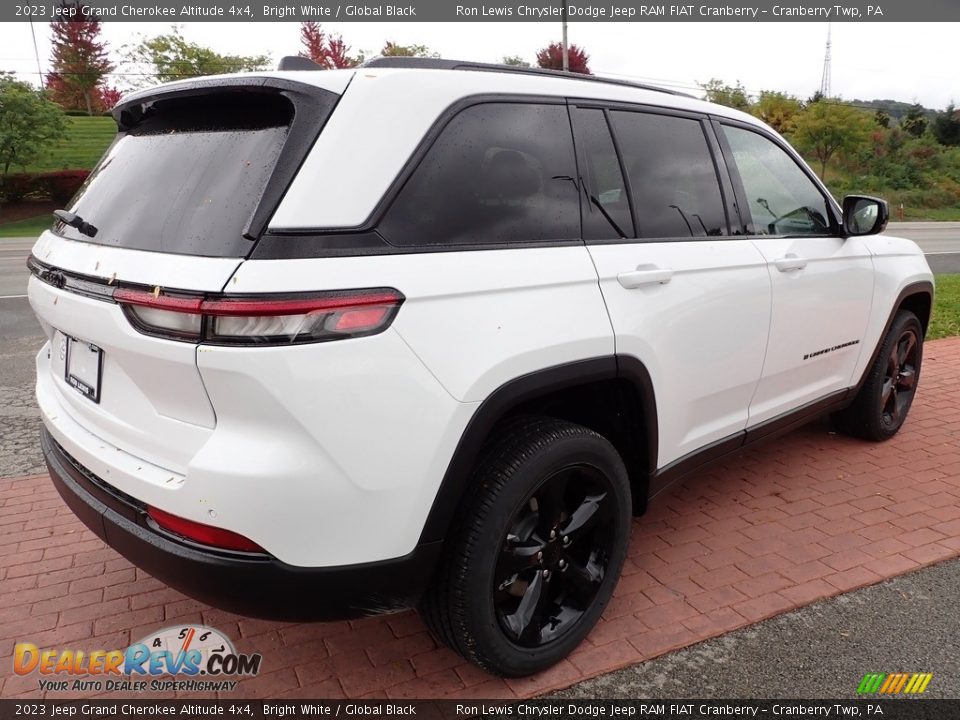 2023 Jeep Grand Cherokee Altitude 4x4 Bright White / Global Black Photo #5