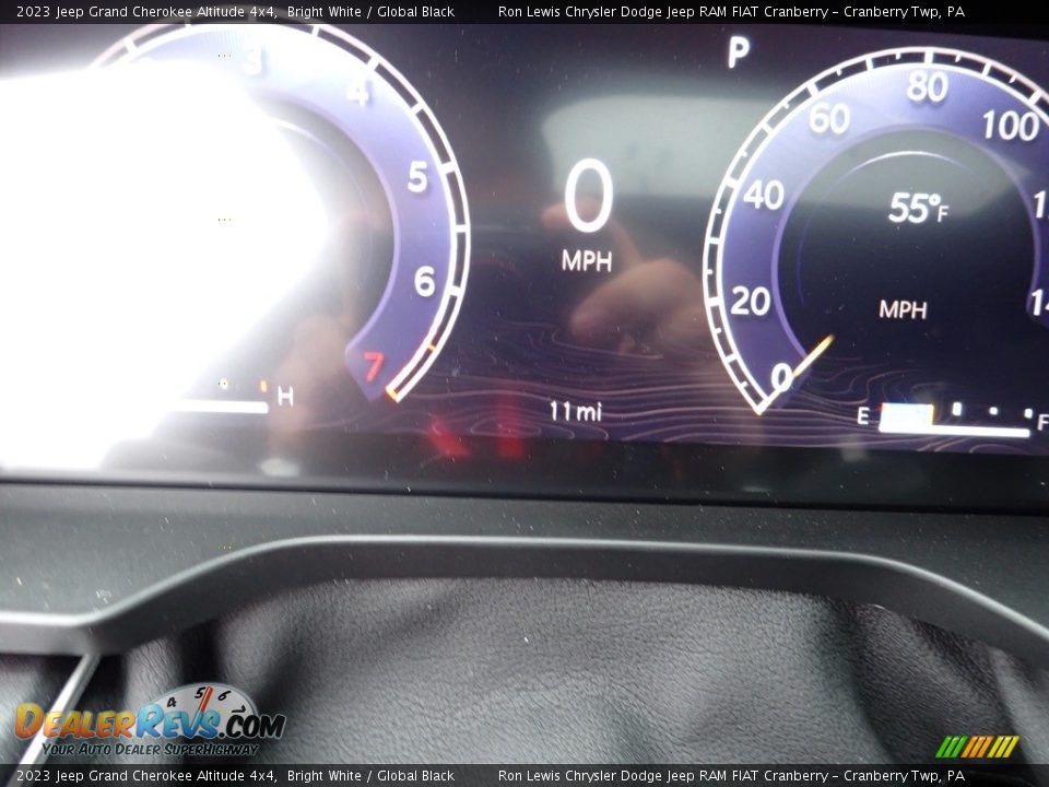 2023 Jeep Grand Cherokee Altitude 4x4 Bright White / Global Black Photo #16