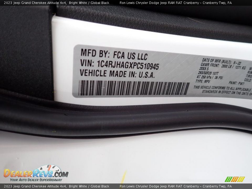 2023 Jeep Grand Cherokee Altitude 4x4 Bright White / Global Black Photo #20