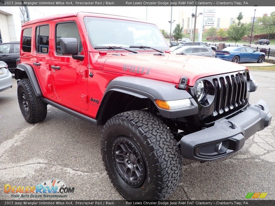 Front 3/4 View of 2023 Jeep Wrangler Unlimited Willys 4x4 Photo #7