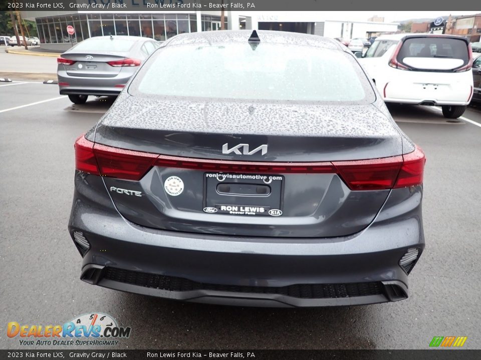 2023 Kia Forte LXS Gravity Gray / Black Photo #7