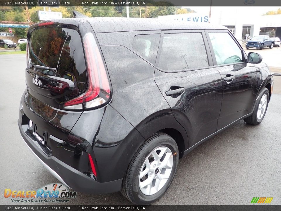 2023 Kia Soul LX Fusion Black / Black Photo #8