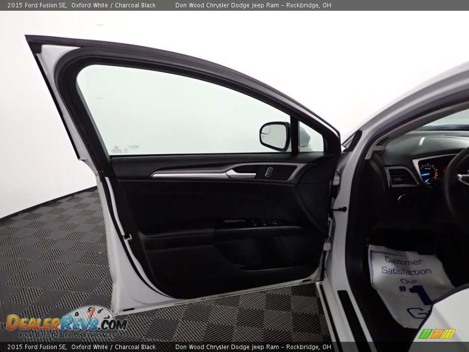 2015 Ford Fusion SE Oxford White / Charcoal Black Photo #10