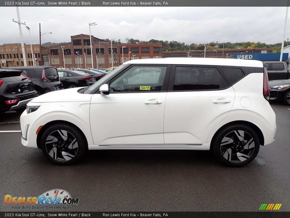 Snow White Pearl 2023 Kia Soul GT-Line Photo #5