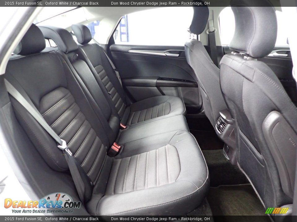2015 Ford Fusion SE Oxford White / Charcoal Black Photo #28