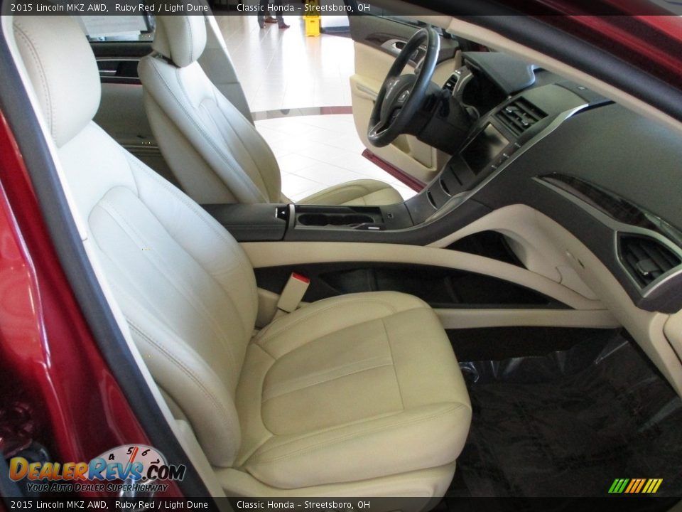 Front Seat of 2015 Lincoln MKZ AWD Photo #17