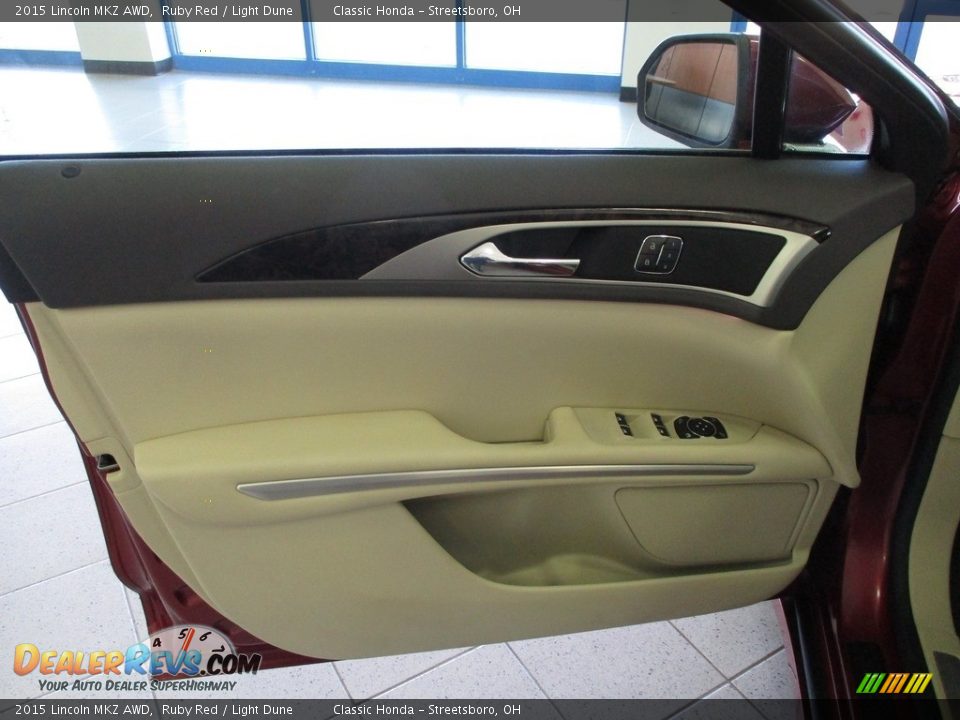 Door Panel of 2015 Lincoln MKZ AWD Photo #27