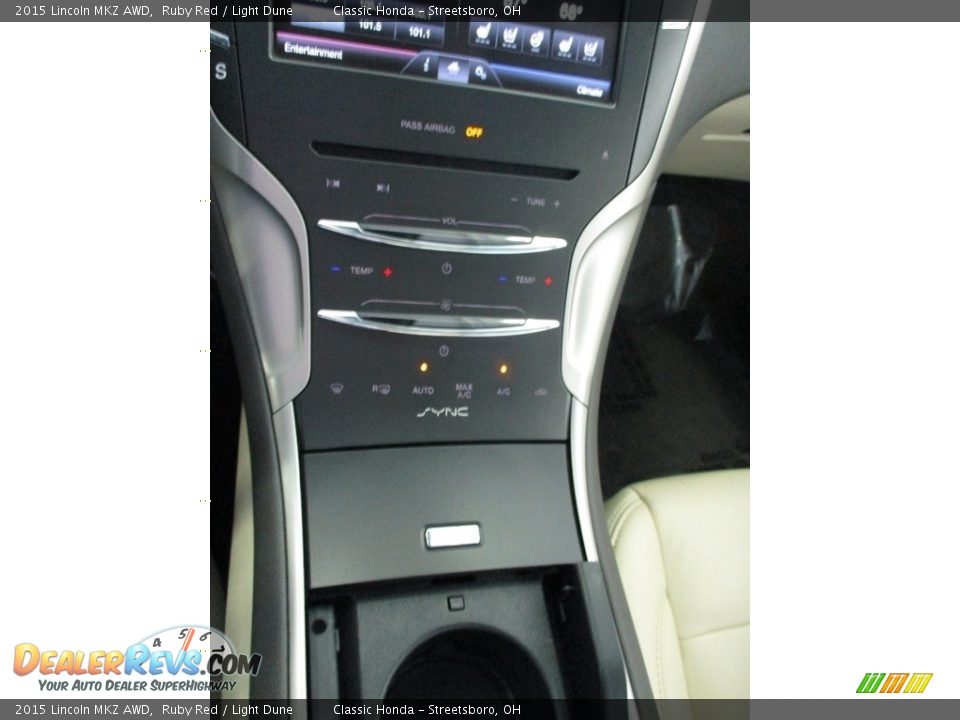 Controls of 2015 Lincoln MKZ AWD Photo #34