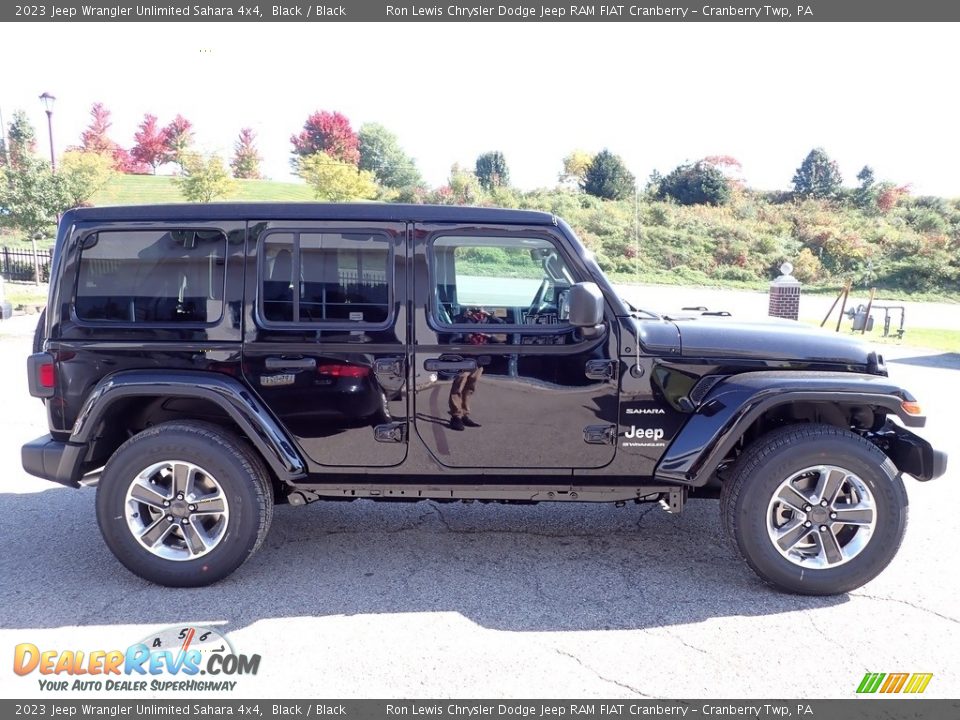 2023 Jeep Wrangler Unlimited Sahara 4x4 Black / Black Photo #6