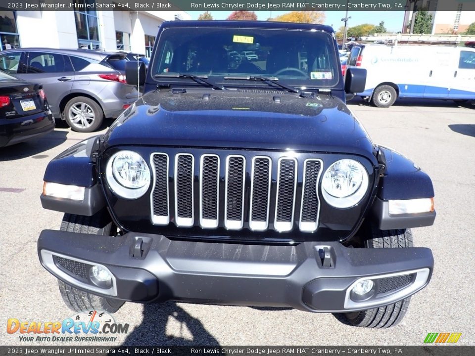 2023 Jeep Wrangler Unlimited Sahara 4x4 Black / Black Photo #8