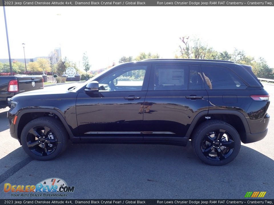 2023 Jeep Grand Cherokee Altitude 4x4 Diamond Black Crystal Pearl / Global Black Photo #2