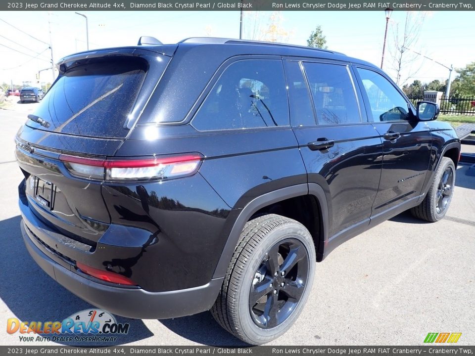 2023 Jeep Grand Cherokee Altitude 4x4 Diamond Black Crystal Pearl / Global Black Photo #5