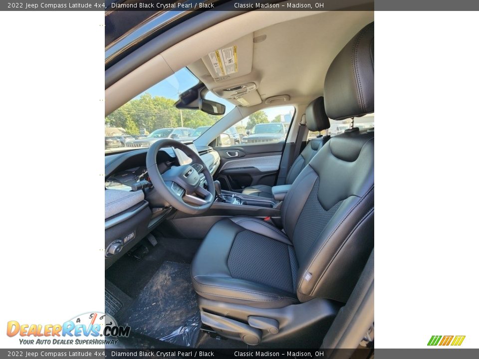 2022 Jeep Compass Latitude 4x4 Diamond Black Crystal Pearl / Black Photo #2