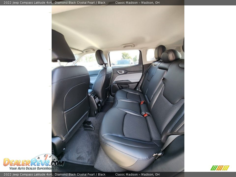 2022 Jeep Compass Latitude 4x4 Diamond Black Crystal Pearl / Black Photo #3