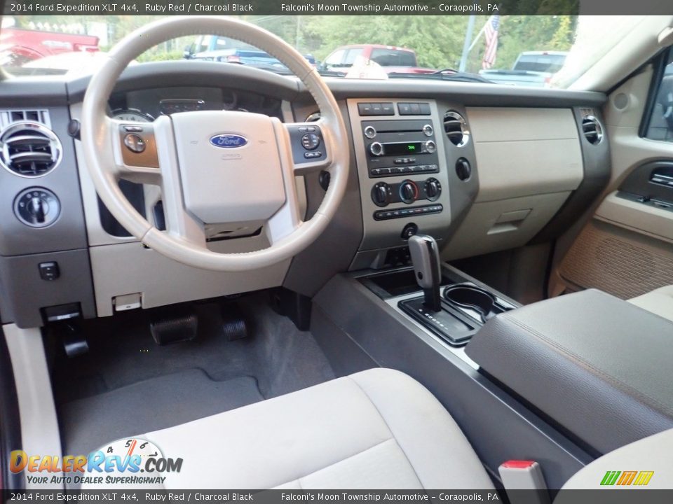 Charcoal Black Interior - 2014 Ford Expedition XLT 4x4 Photo #20