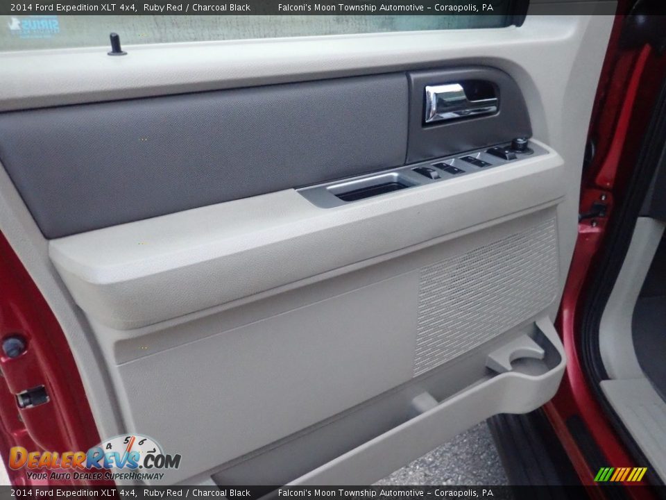 Door Panel of 2014 Ford Expedition XLT 4x4 Photo #22