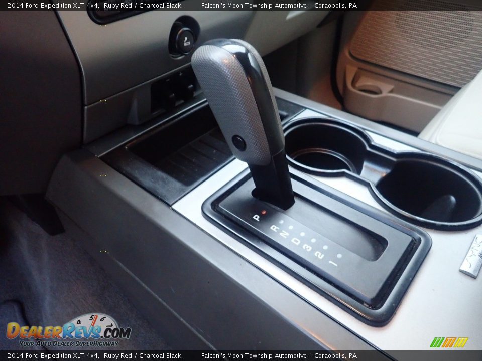 2014 Ford Expedition XLT 4x4 Shifter Photo #25
