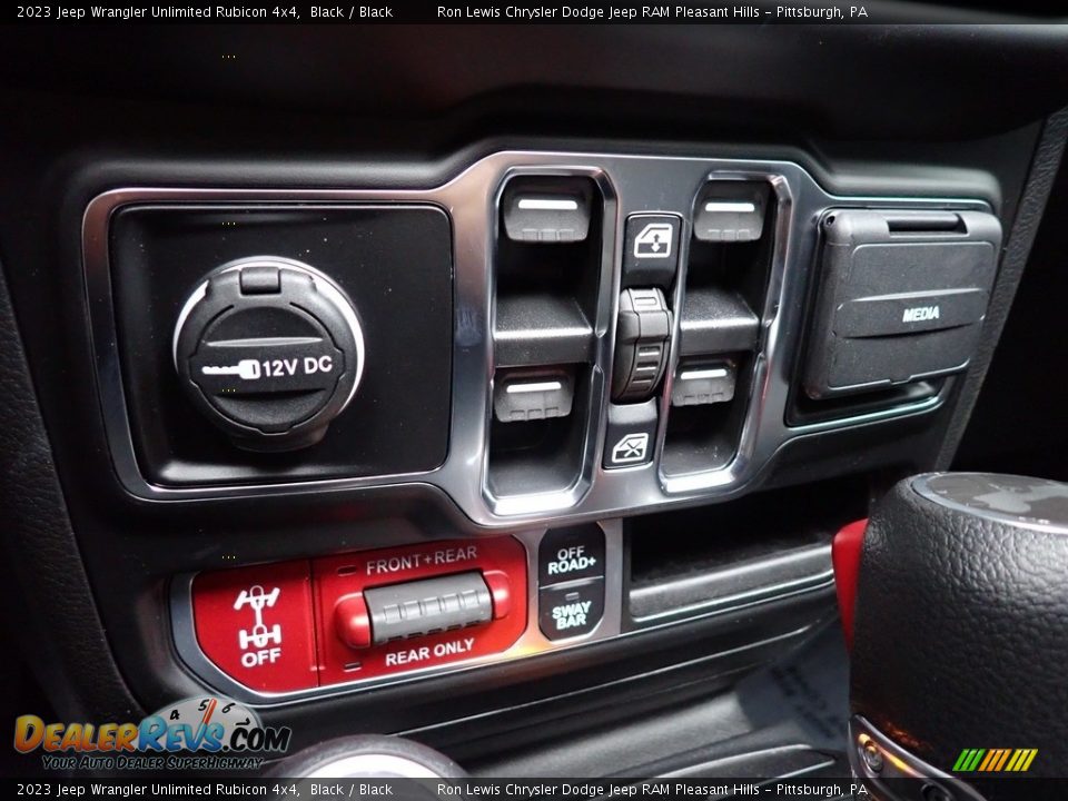 Controls of 2023 Jeep Wrangler Unlimited Rubicon 4x4 Photo #19