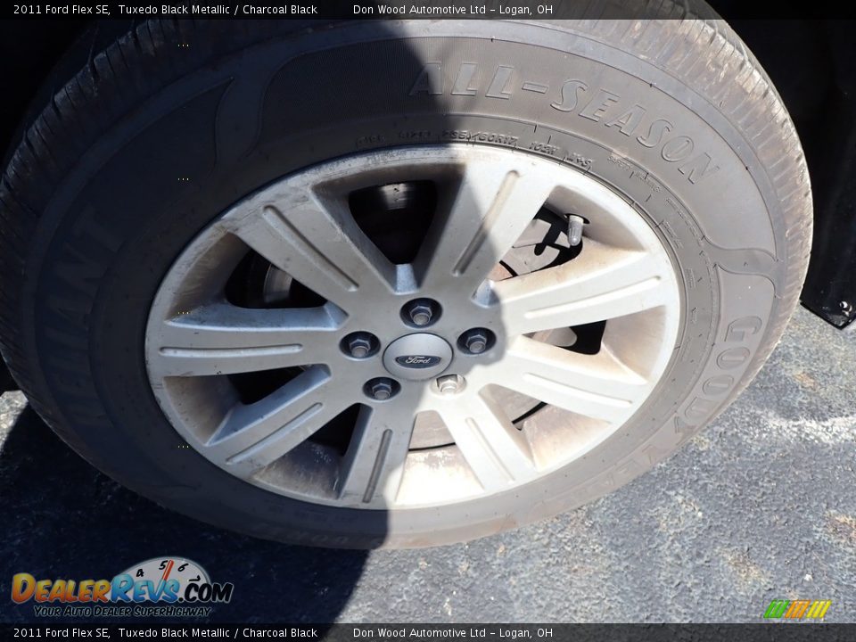 2011 Ford Flex SE Tuxedo Black Metallic / Charcoal Black Photo #15