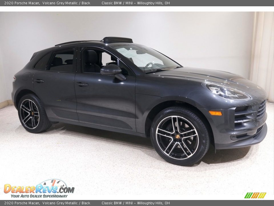 Volcano Grey Metallic 2020 Porsche Macan  Photo #1