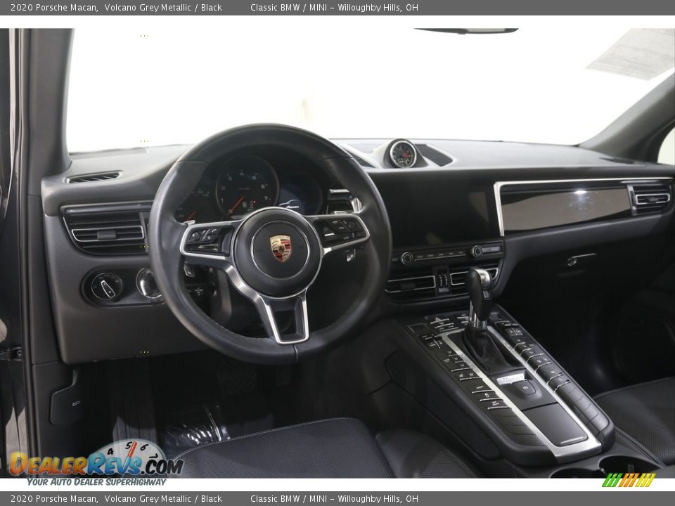 Dashboard of 2020 Porsche Macan  Photo #6