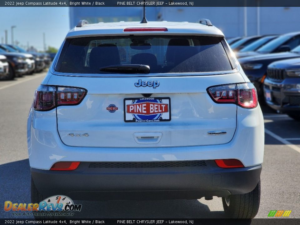 2022 Jeep Compass Latitude 4x4 Bright White / Black Photo #5