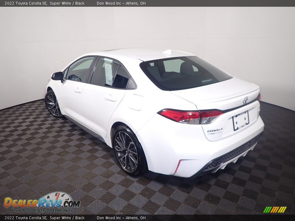 2022 Toyota Corolla SE Super White / Black Photo #11
