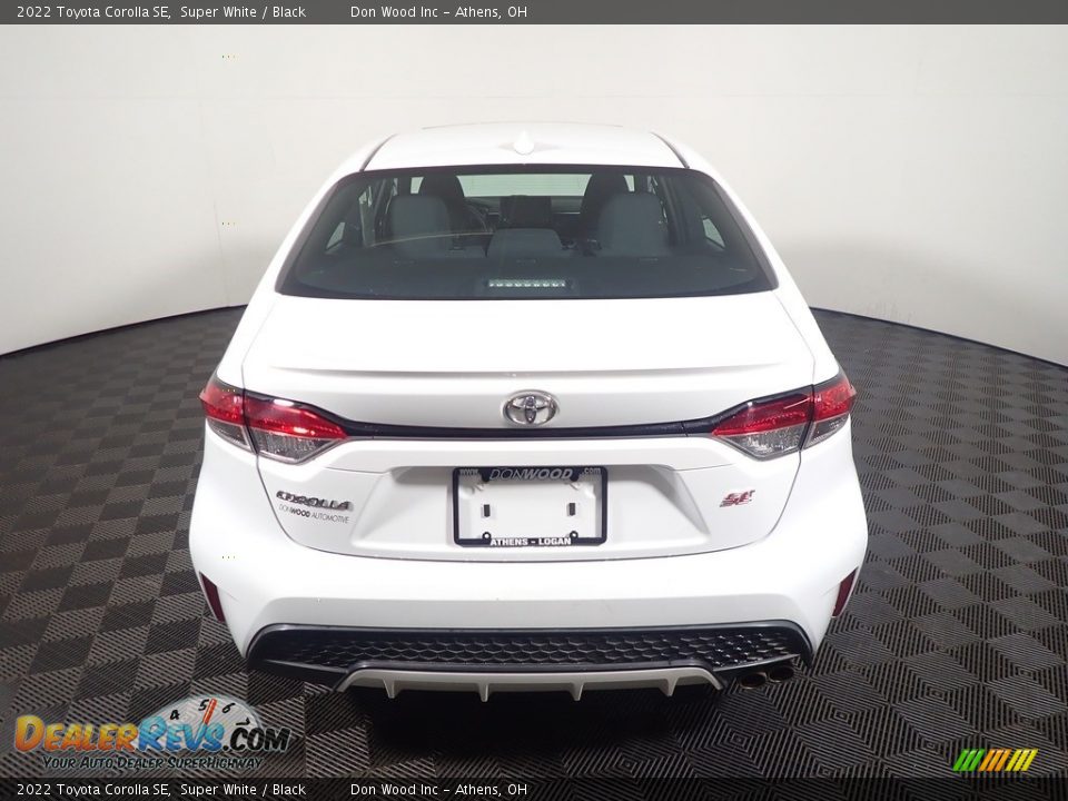 2022 Toyota Corolla SE Super White / Black Photo #12