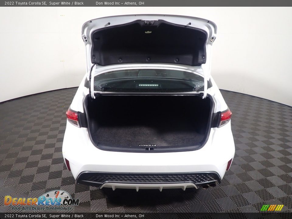 2022 Toyota Corolla SE Super White / Black Photo #13