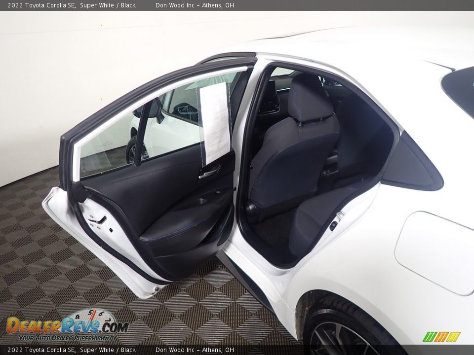 2022 Toyota Corolla SE Super White / Black Photo #31