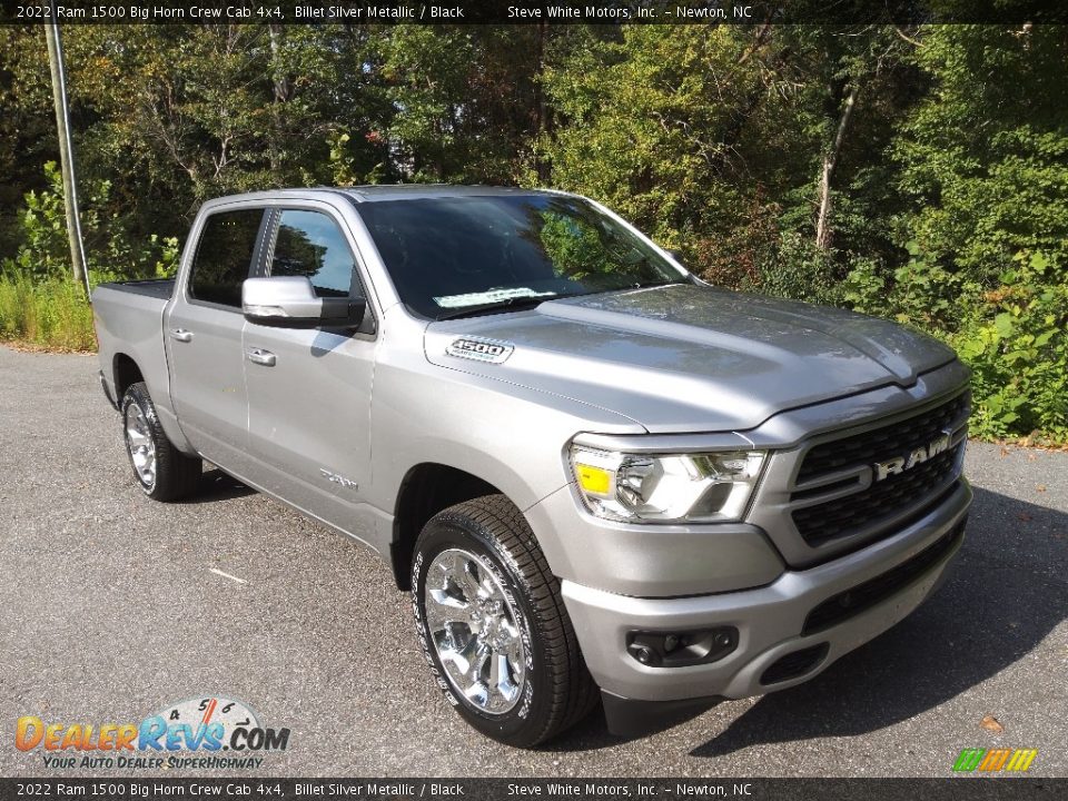 Front 3/4 View of 2022 Ram 1500 Big Horn Crew Cab 4x4 Photo #4