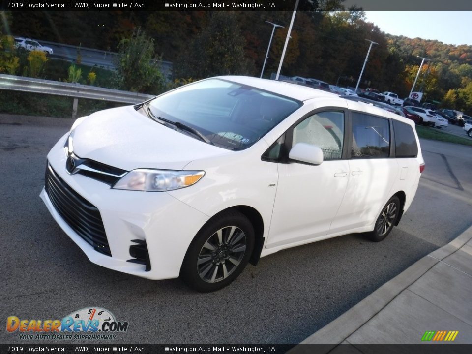 2019 Toyota Sienna LE AWD Super White / Ash Photo #13