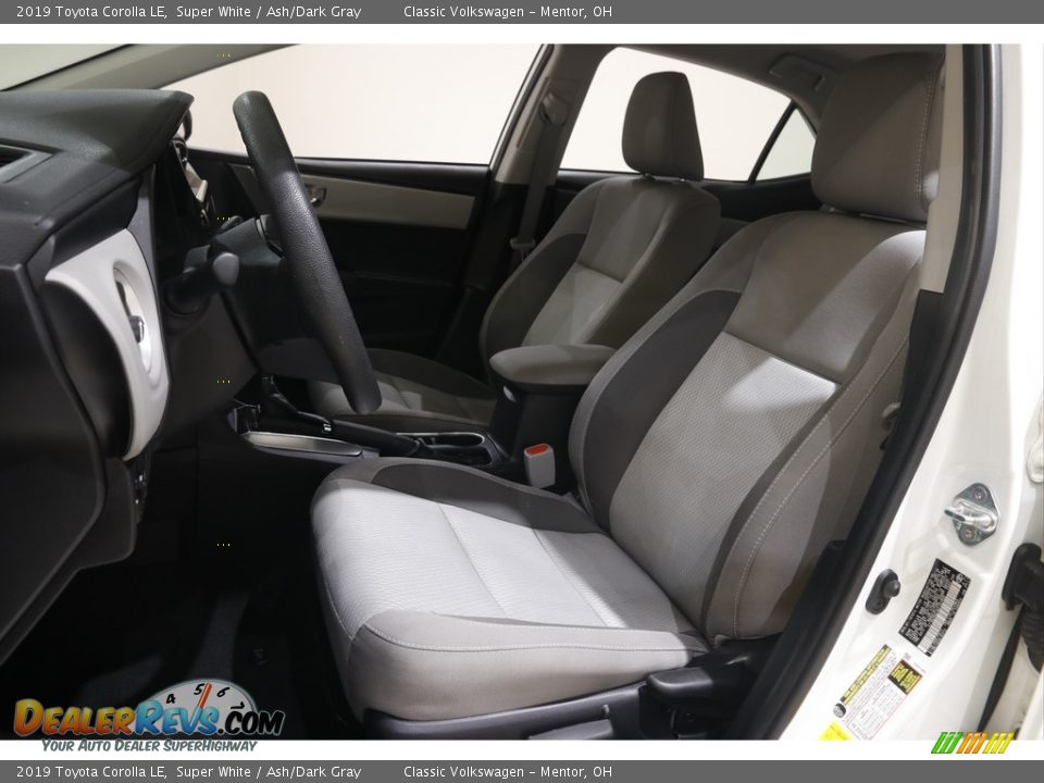 2019 Toyota Corolla LE Super White / Ash/Dark Gray Photo #5