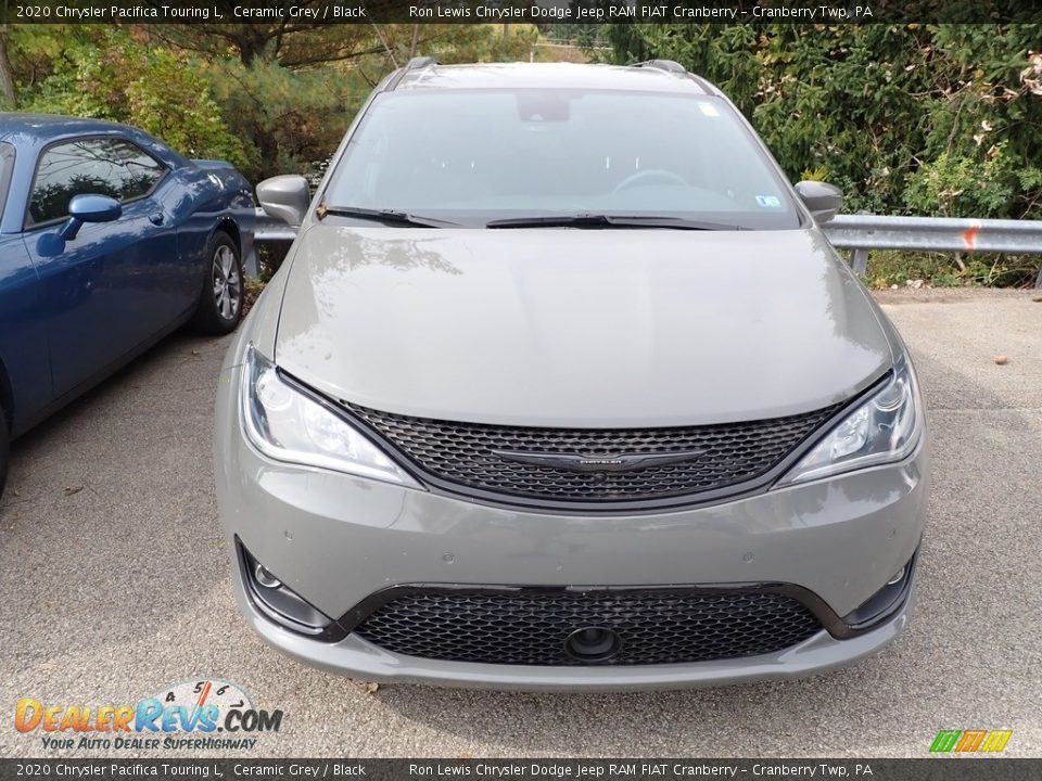 2020 Chrysler Pacifica Touring L Ceramic Grey / Black Photo #2