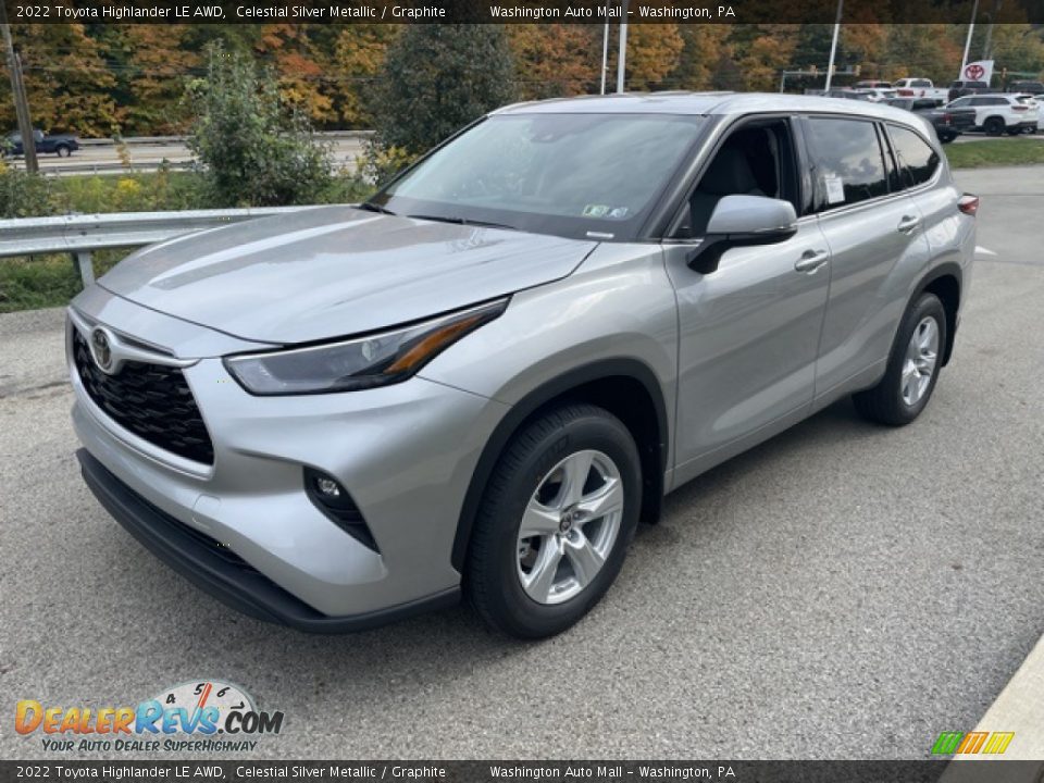 Front 3/4 View of 2022 Toyota Highlander LE AWD Photo #7